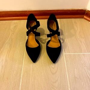 Solanz Black Suede Heels